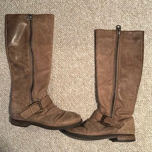 Beautiful Gray Leather Steve Madden Boots